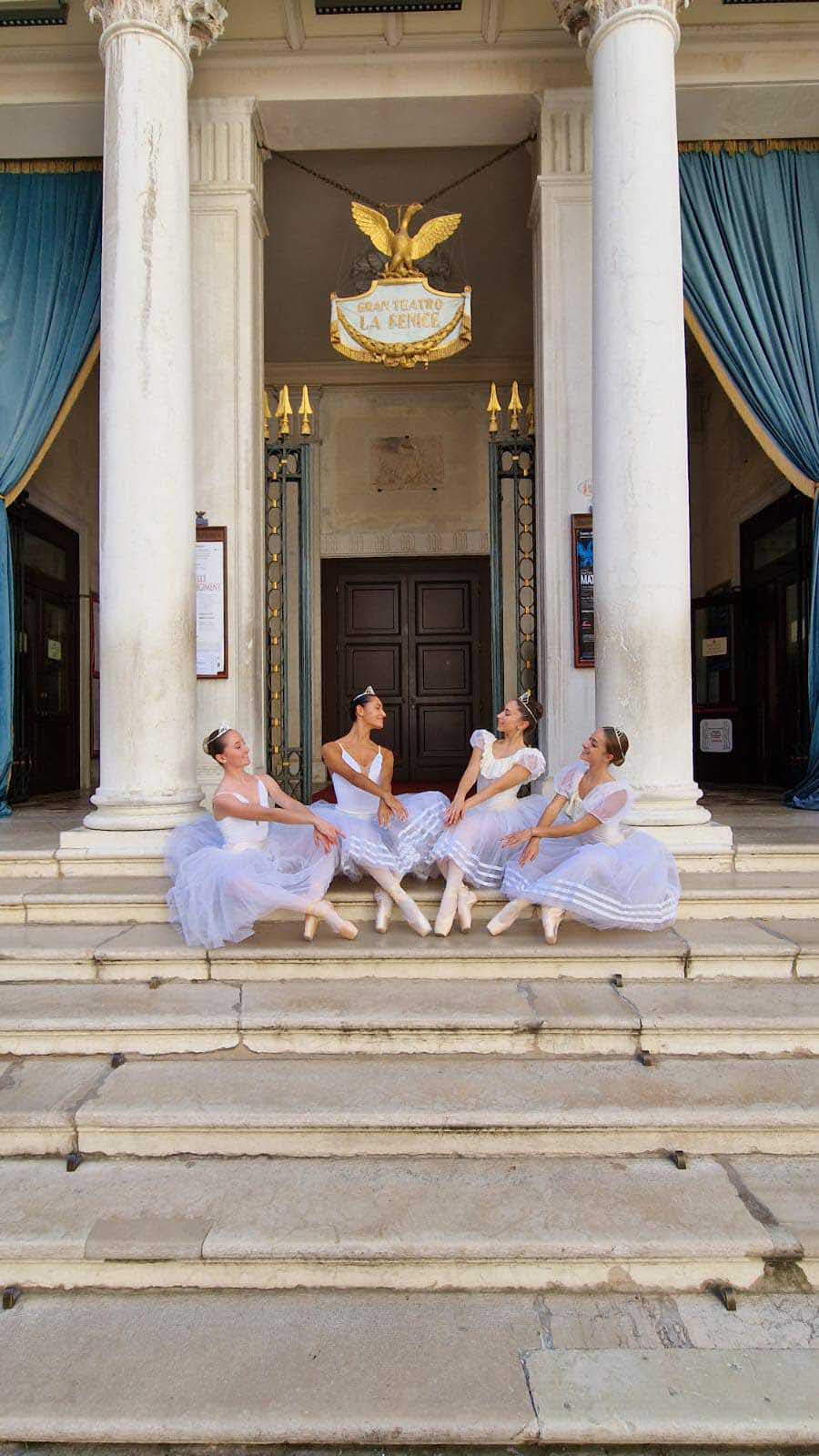 Il Gran Ballo delle debuttanti Academía di Danza e Balletto